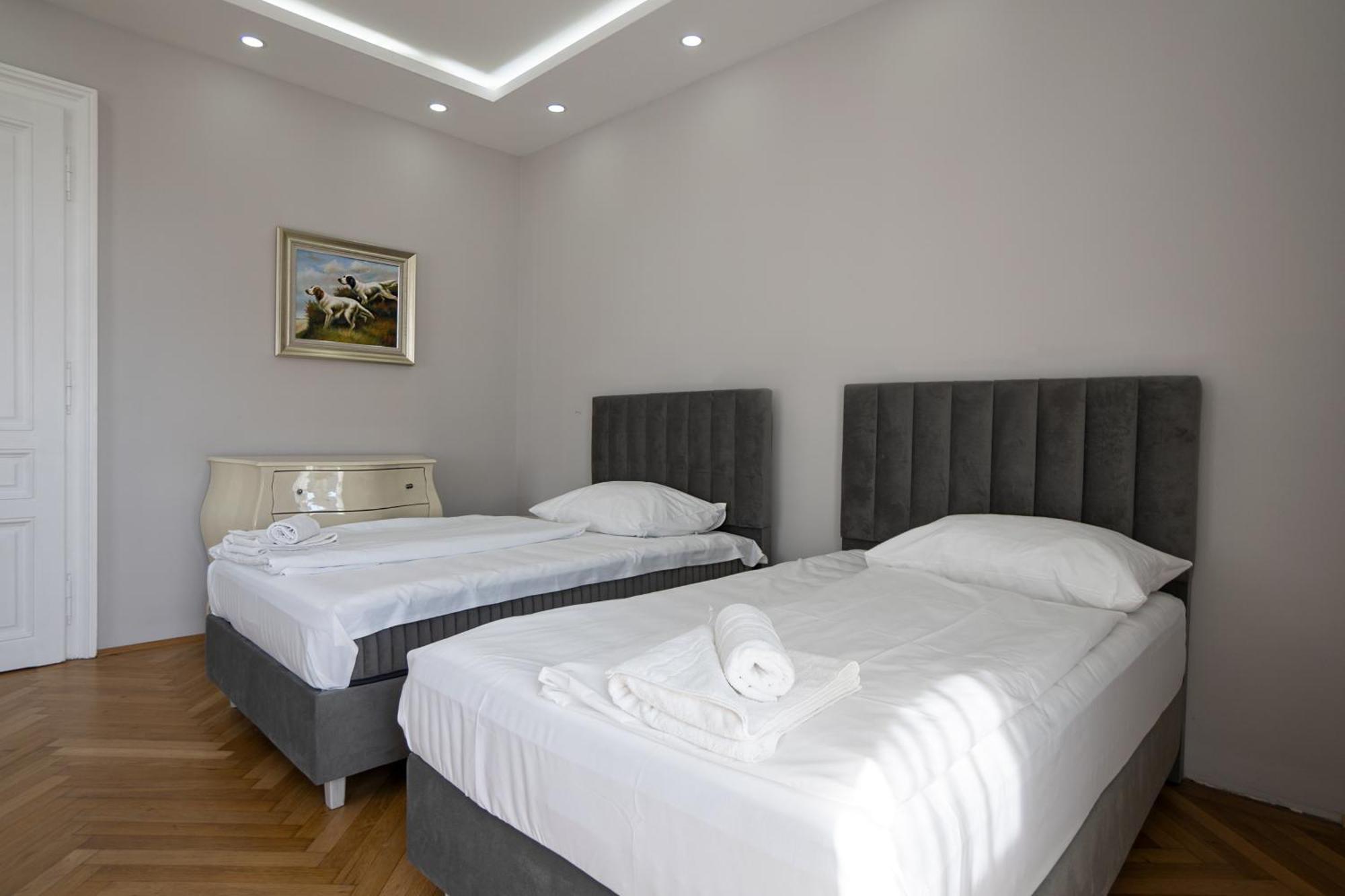 Charming 2-Room Apartment With Balcony, 15 Min To Center Wiedeń Zewnętrze zdjęcie