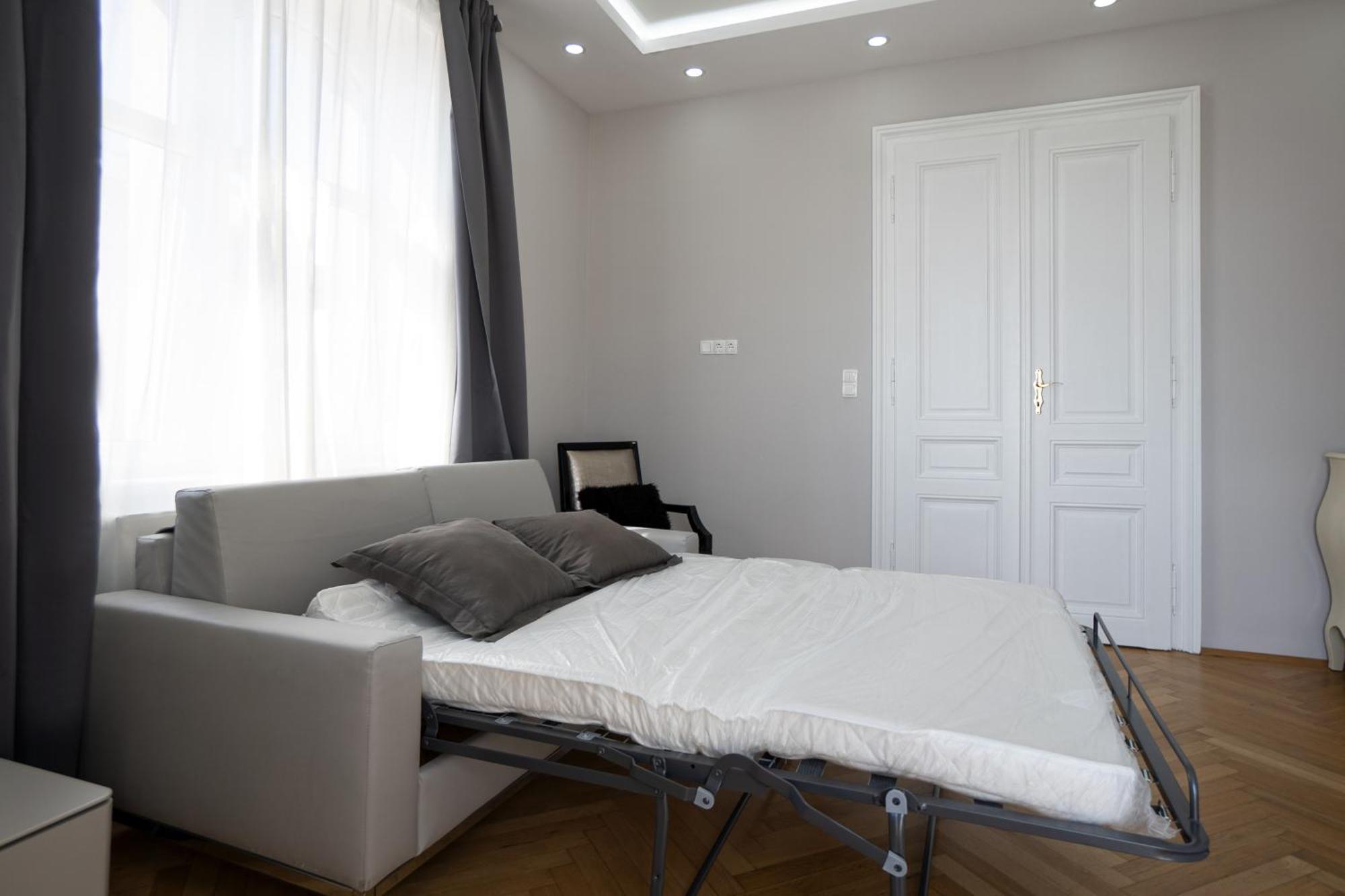 Charming 2-Room Apartment With Balcony, 15 Min To Center Wiedeń Zewnętrze zdjęcie