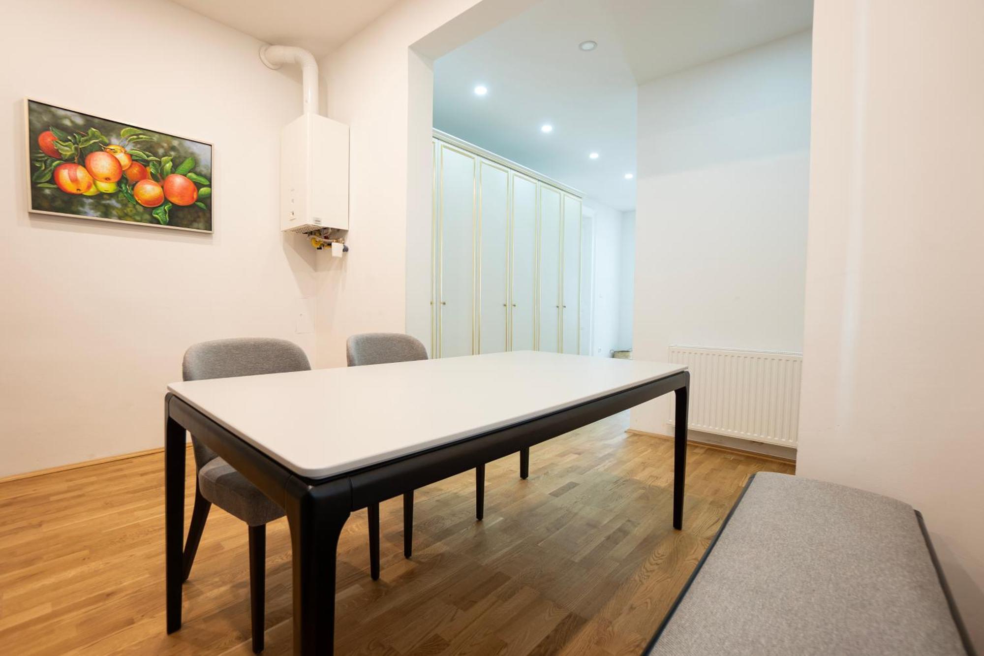 Charming 2-Room Apartment With Balcony, 15 Min To Center Wiedeń Zewnętrze zdjęcie