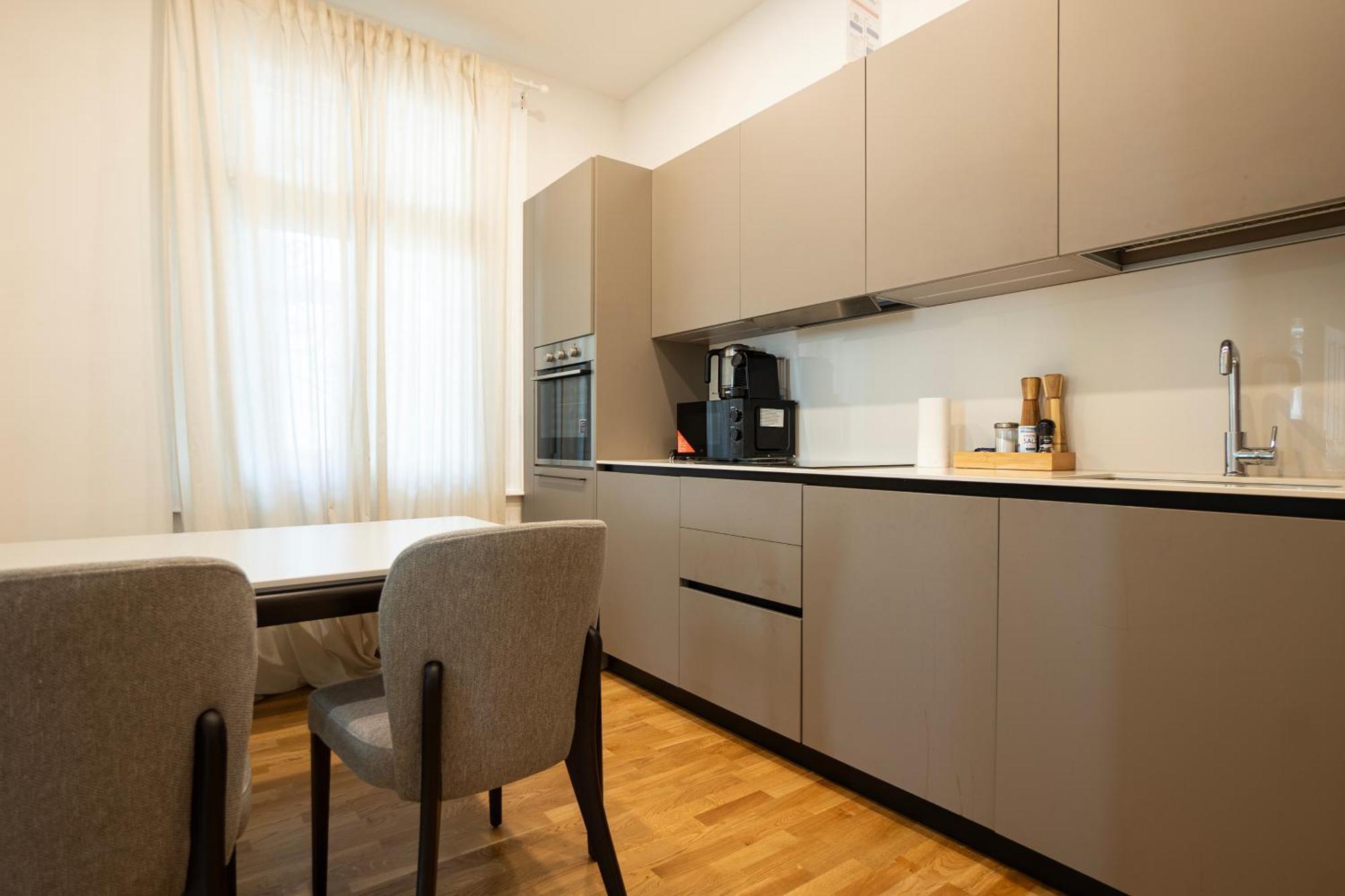 Charming 2-Room Apartment With Balcony, 15 Min To Center Wiedeń Zewnętrze zdjęcie