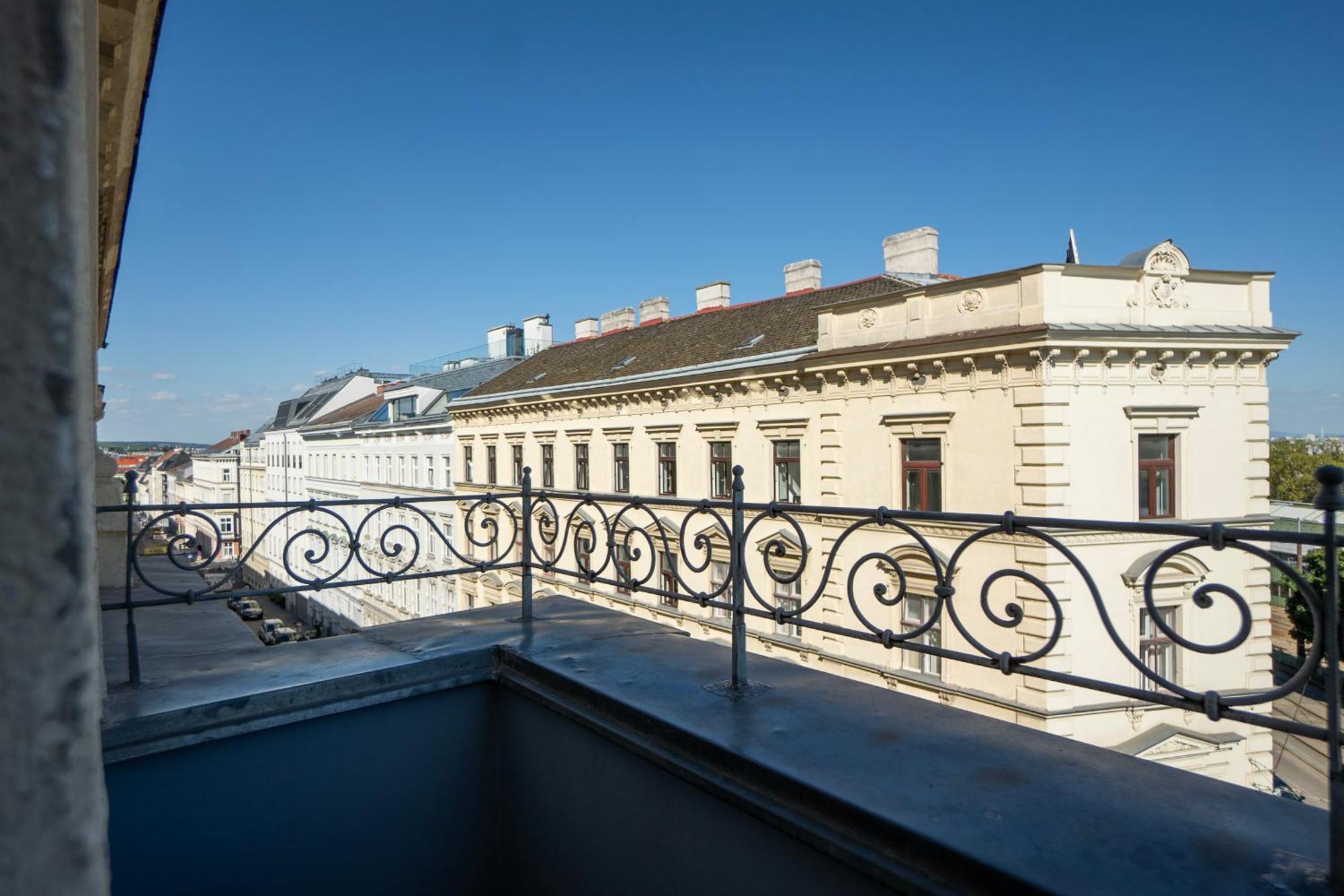 Charming 2-Room Apartment With Balcony, 15 Min To Center Wiedeń Zewnętrze zdjęcie
