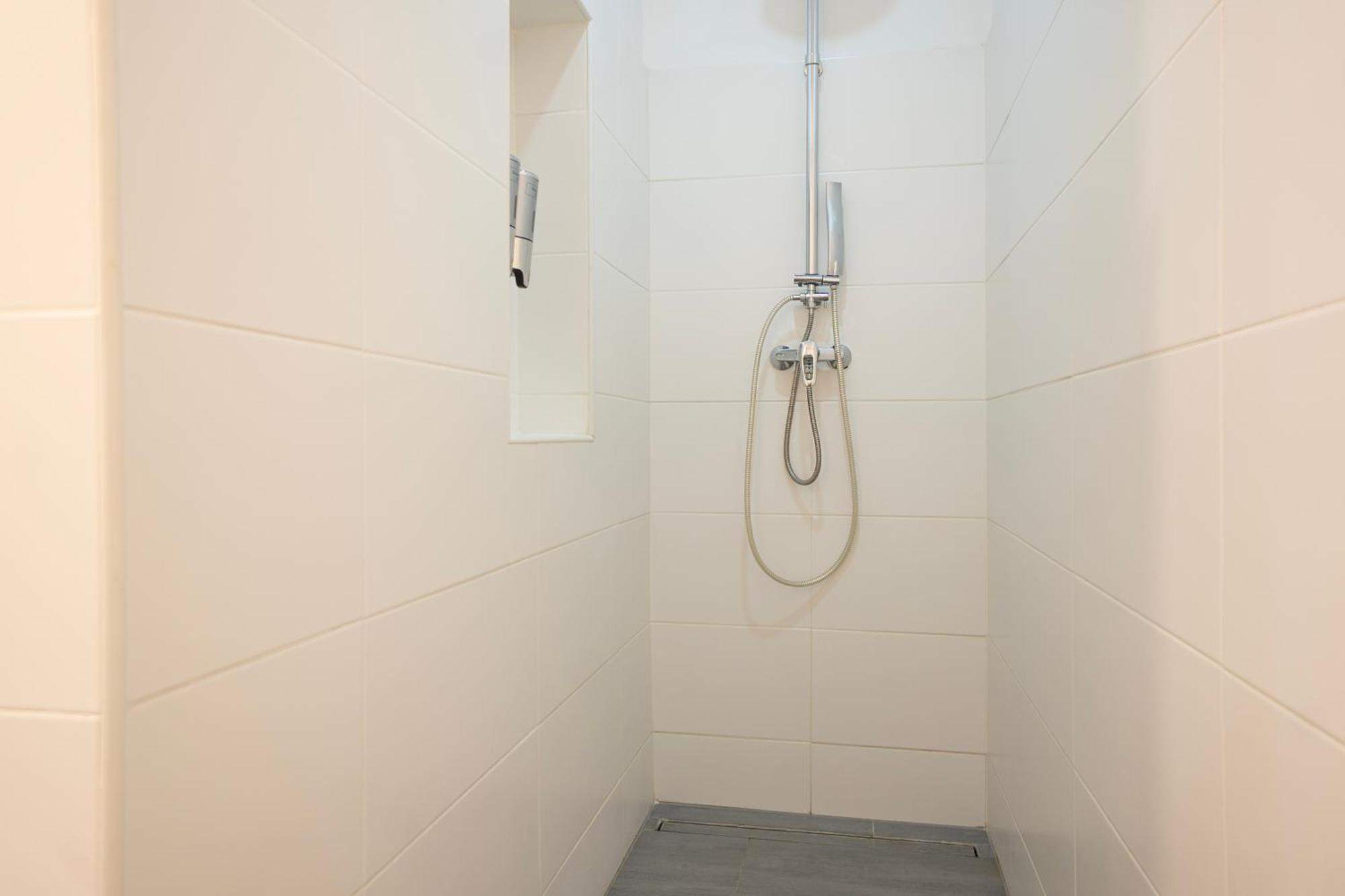 Charming 2-Room Apartment With Balcony, 15 Min To Center Wiedeń Zewnętrze zdjęcie